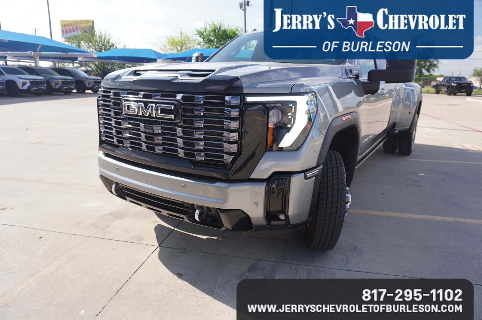 Used 2025 GMC Sierra 3500 Denali Ultimate image 2