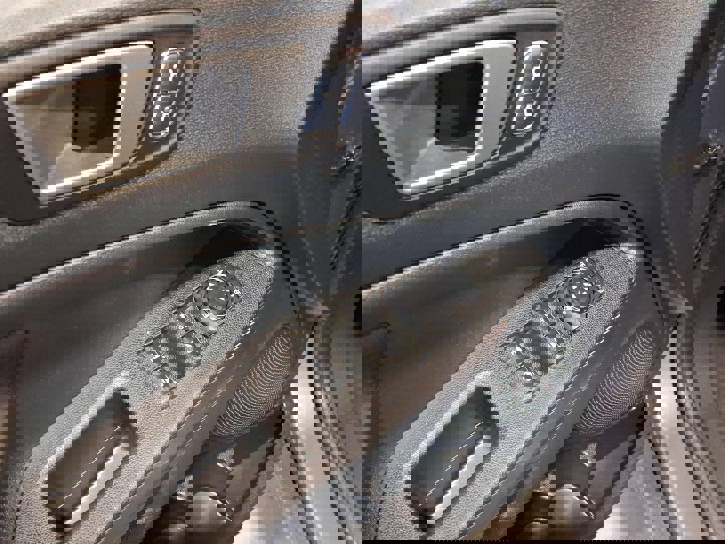 Used 2021 Ford EcoSport SE image 9