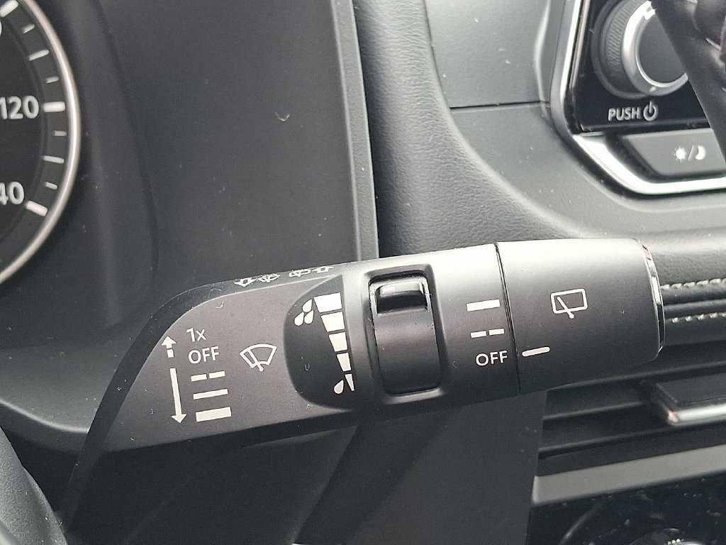 Used 2025 Nissan Rogue SV AWD/4WD image 25