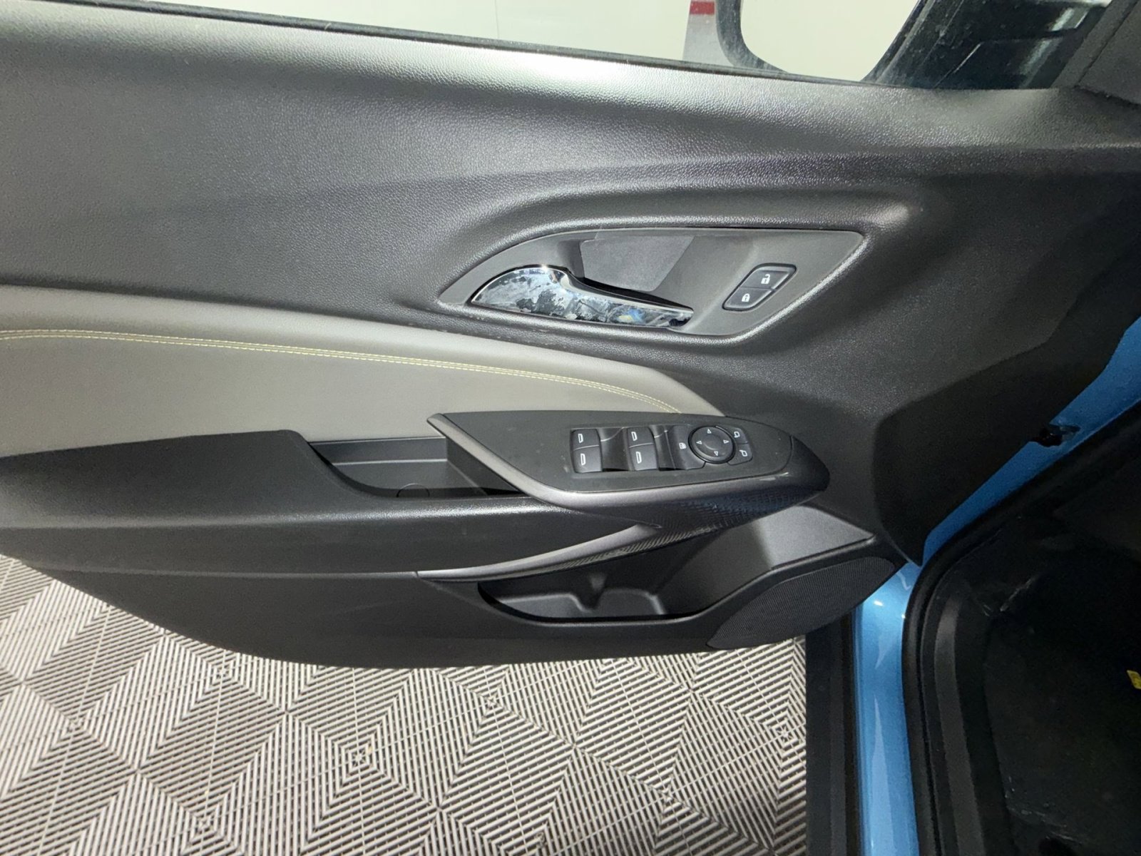 New 2026 Chevrolet Trax ACTIV w/ Sunroof Package image 15