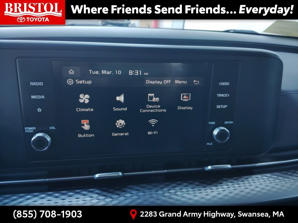 Used 2024 Kia Carnival LX image 21