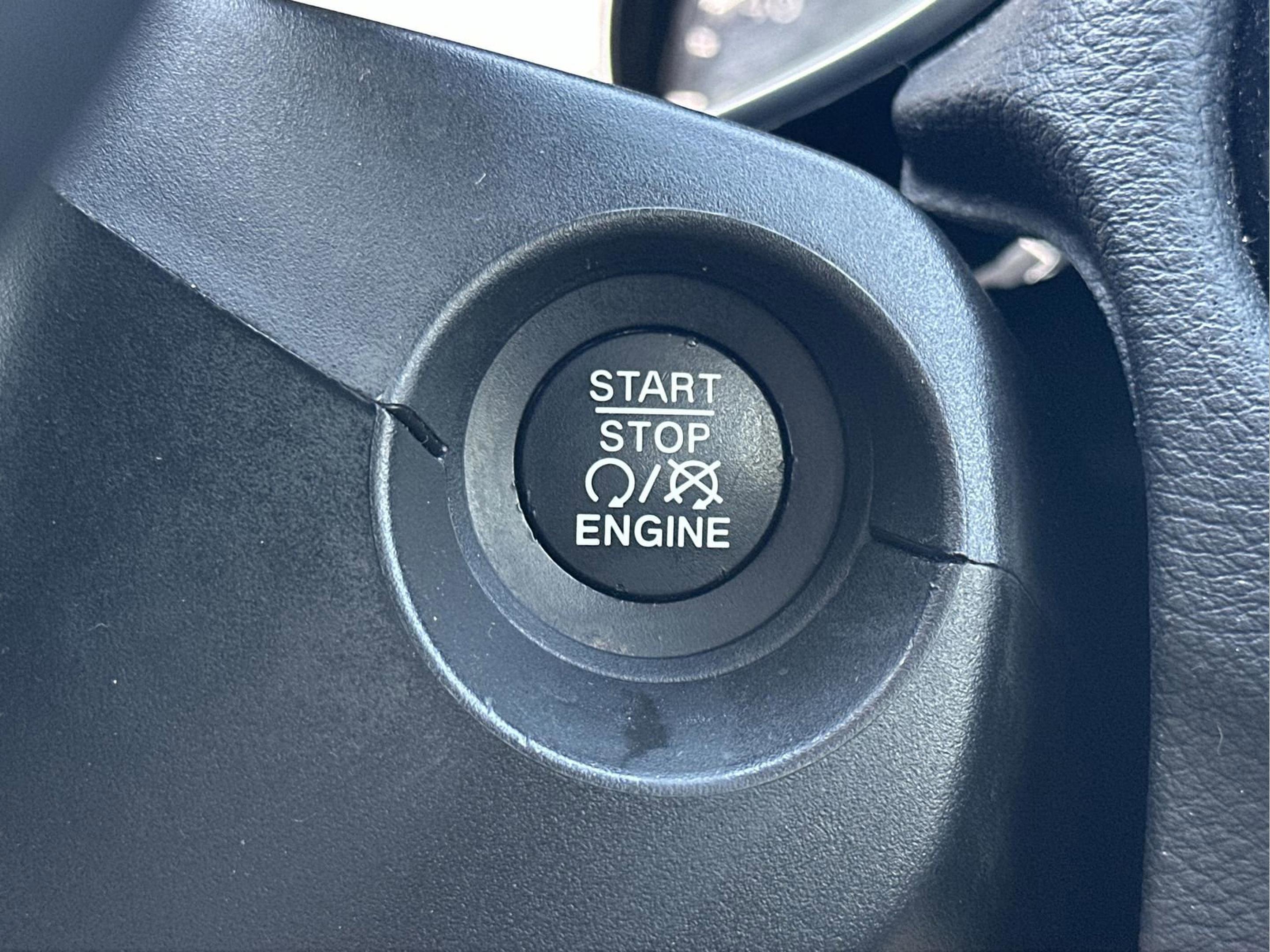 Used 2020 Jeep Compass Limited w/ Safety & Security Group image 29