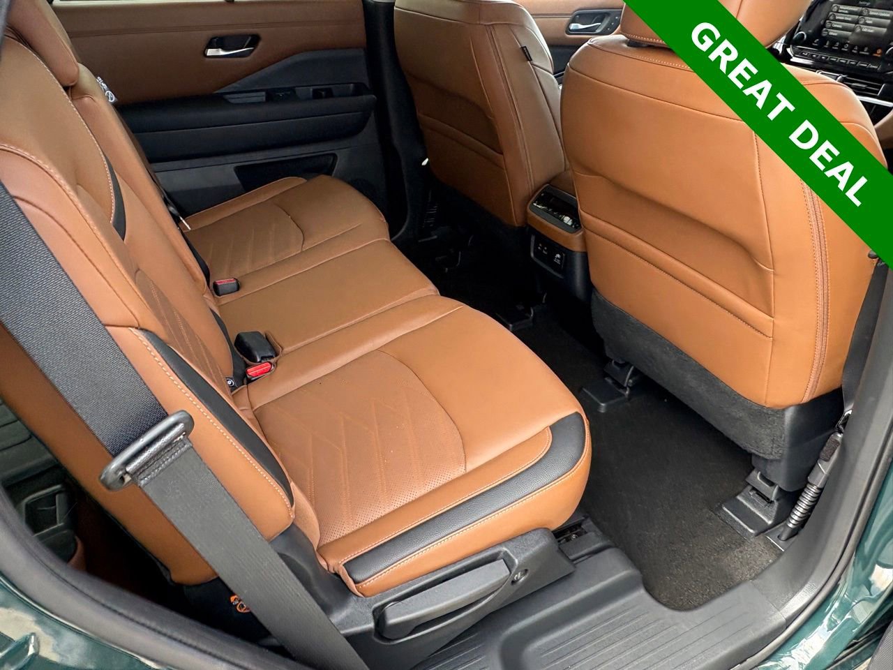 Used 2024 Nissan Pathfinder Platinum w/ Cargo Package image 36