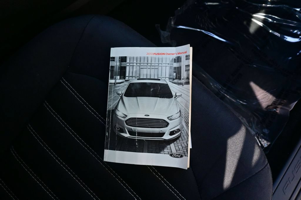 Used 2013 Ford Fusion SE FWD image 27