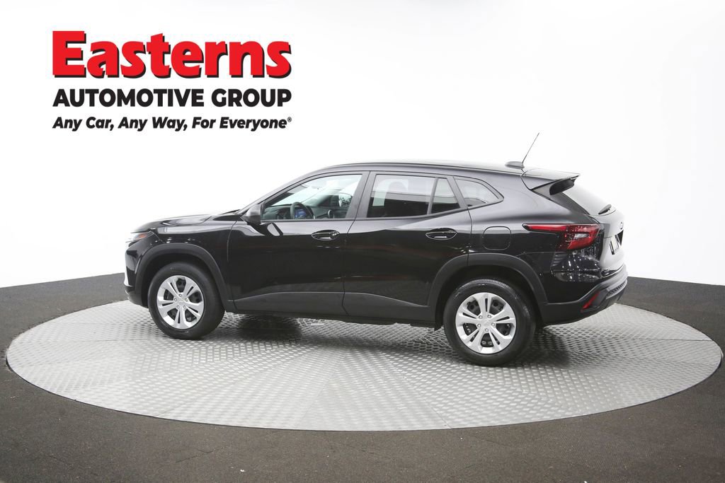 Used 2024 Chevrolet Trax LS FWD image 60