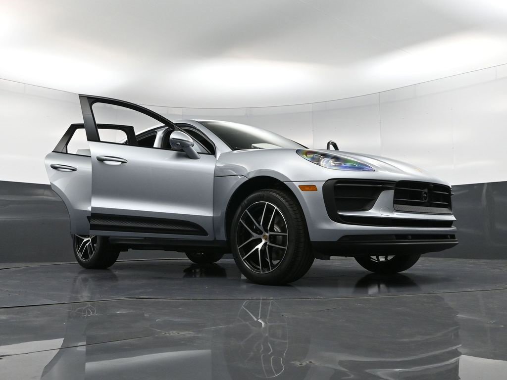 New 2026 Porsche Macan image 37