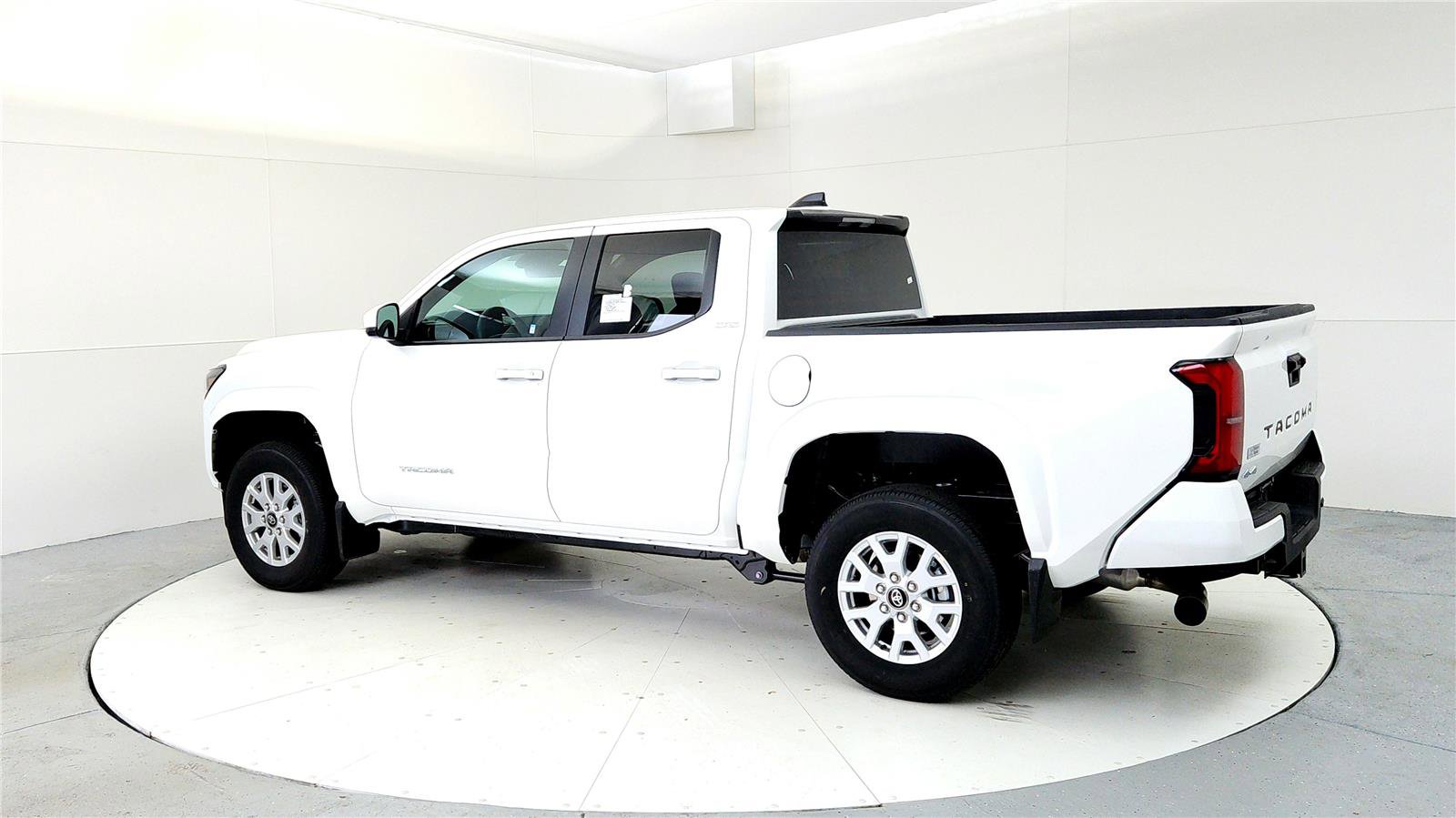 New 2026 Toyota Tacoma SR5 AWD/4WD image 4