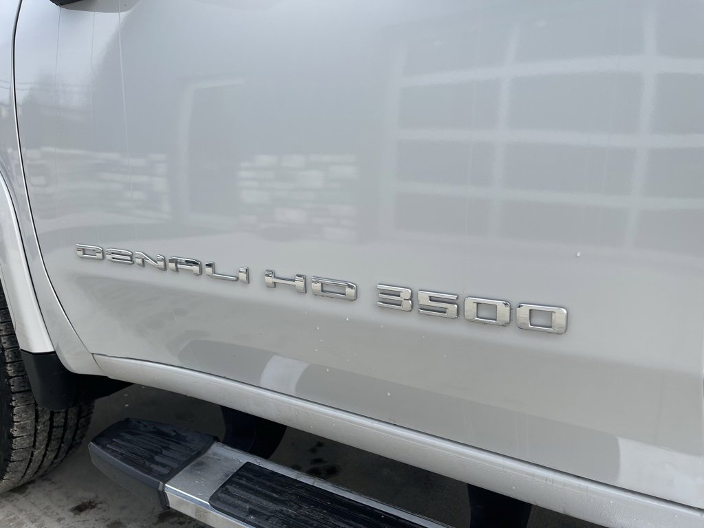Used 2023 GMC Sierra 3500 Denali w/ Denali Ultimate Package image 11