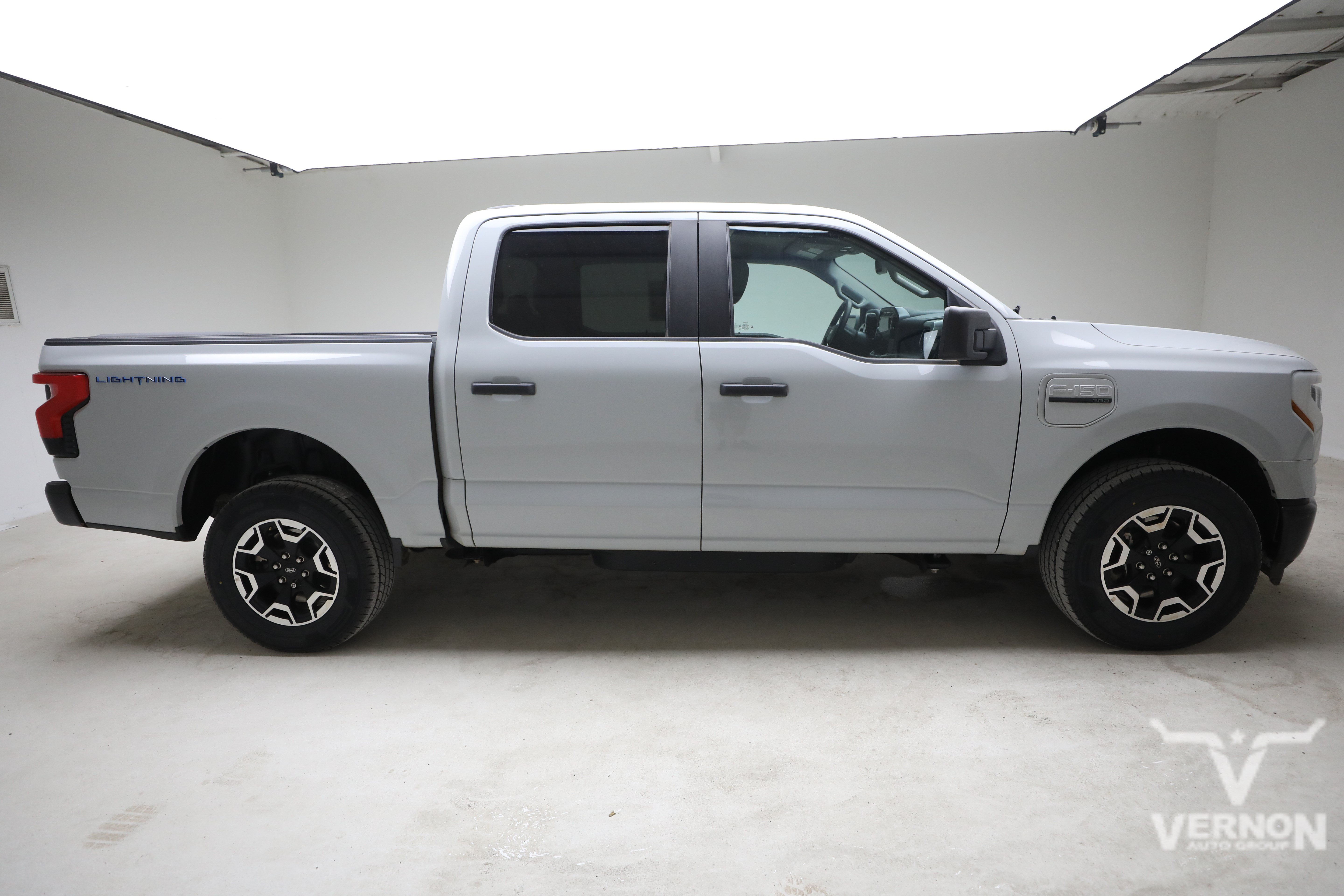 Used 2023 Ford F150 Lightning Pro AWD/4WD image 6