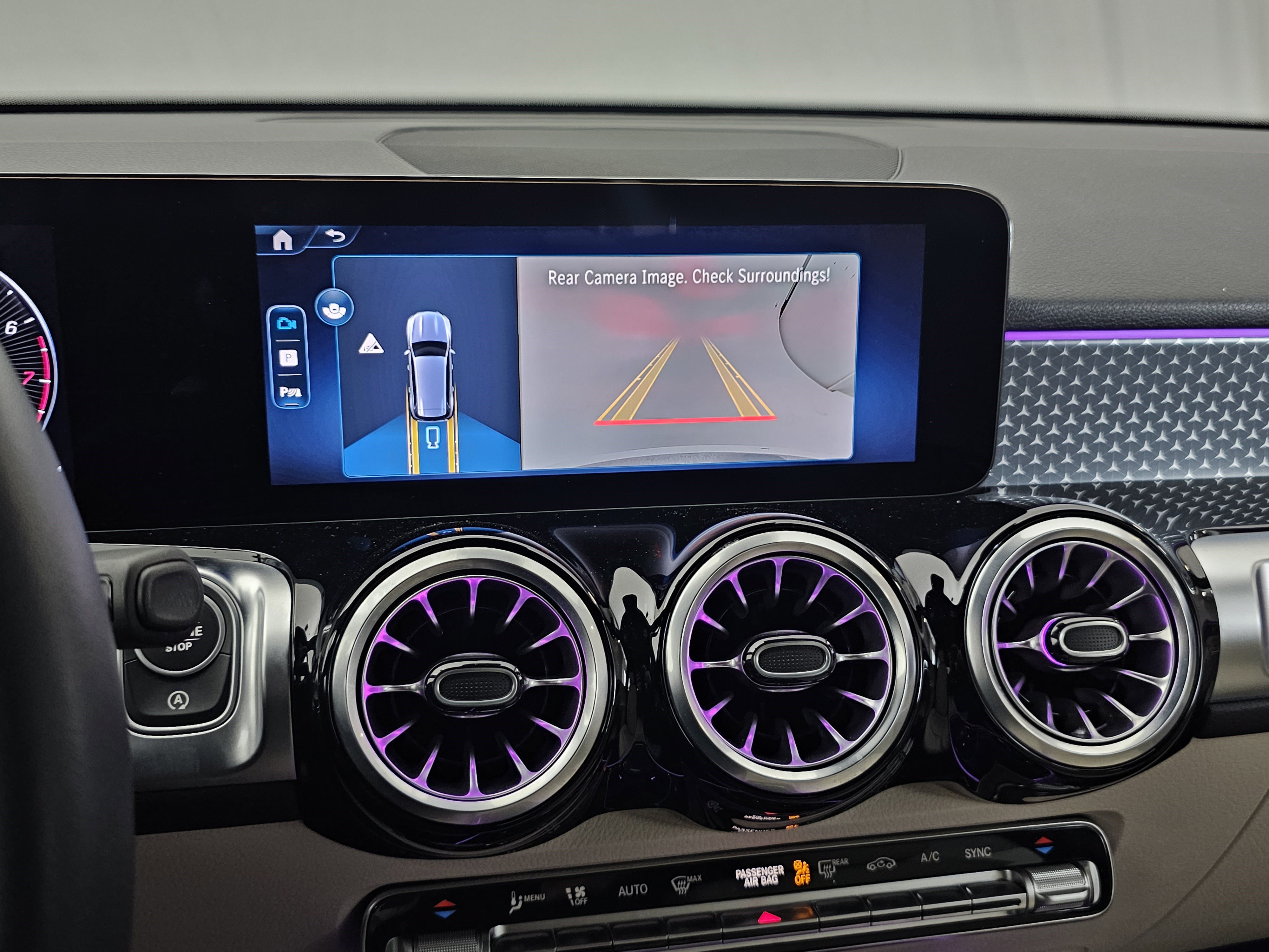 Used 2025 Mercedes-Benz GLB 250 image 40