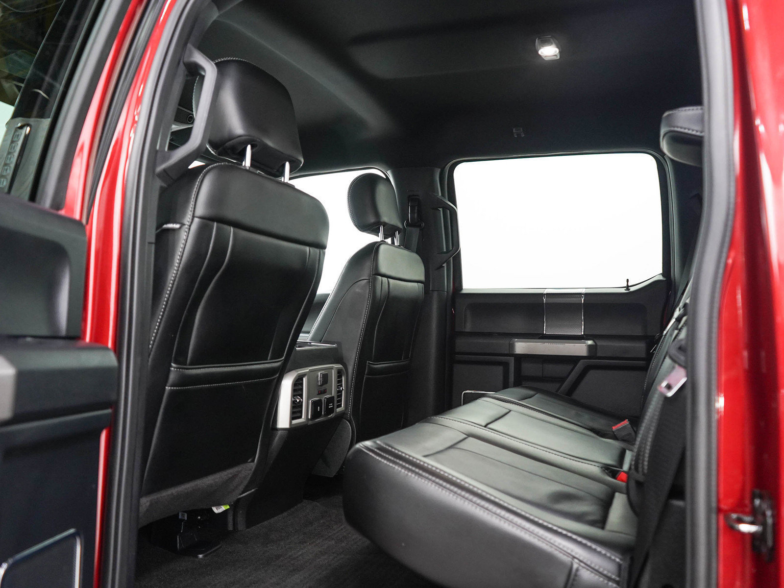 Used 2019 Ford F150 Lariat w/ Equipment Group 502A Luxury AWD/4WD image 16