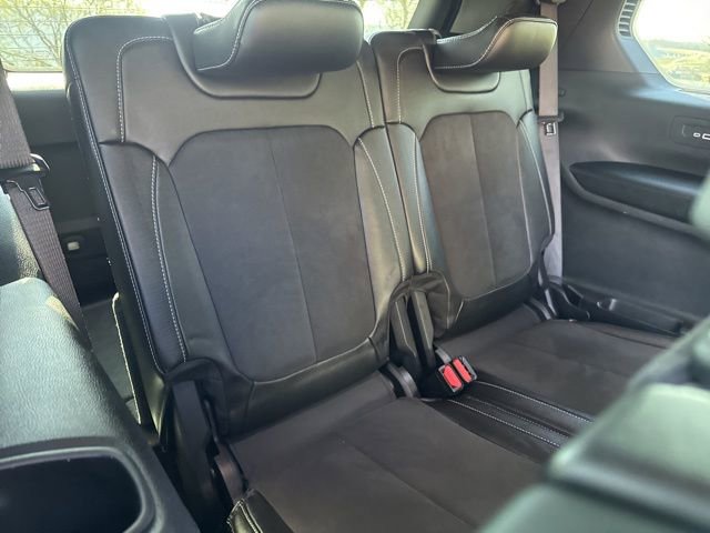 Used 2023 Jeep Grand Cherokee L Laredo image 13