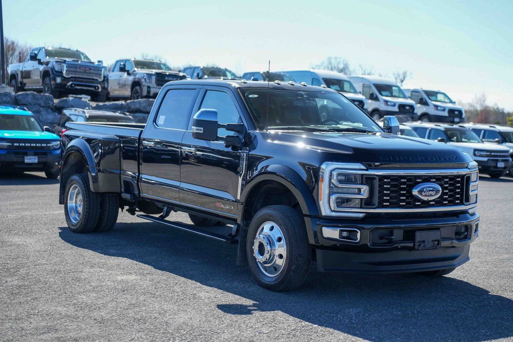 Used 2023 Ford F450 Platinum w/ FX4 Off-Road Package AWD/4WD image 3