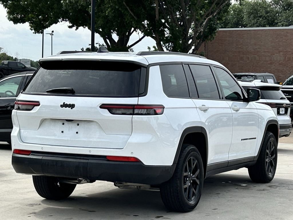 Used 2025 Jeep Grand Cherokee L Altitude RWD image 4