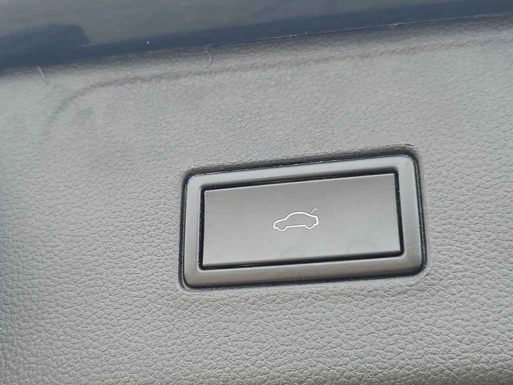 Used 2021 Volkswagen Atlas SEL Premium image 35