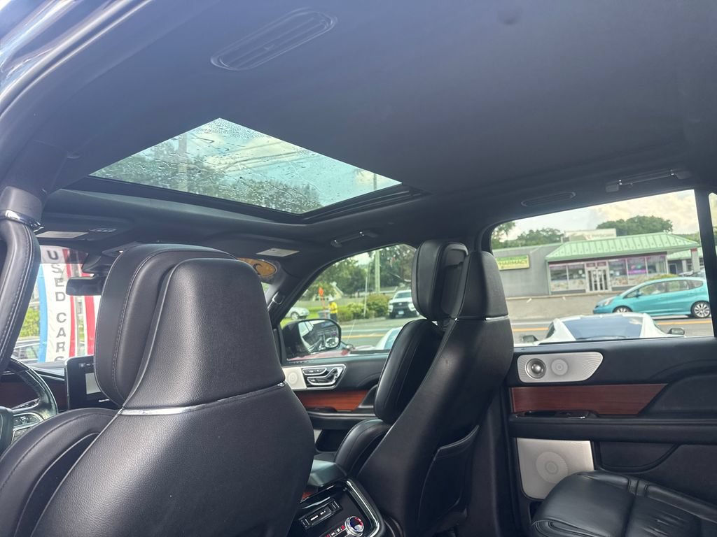 Used 2018 Lincoln Navigator Reserve w/ Technology Package AWD/4WD image 21