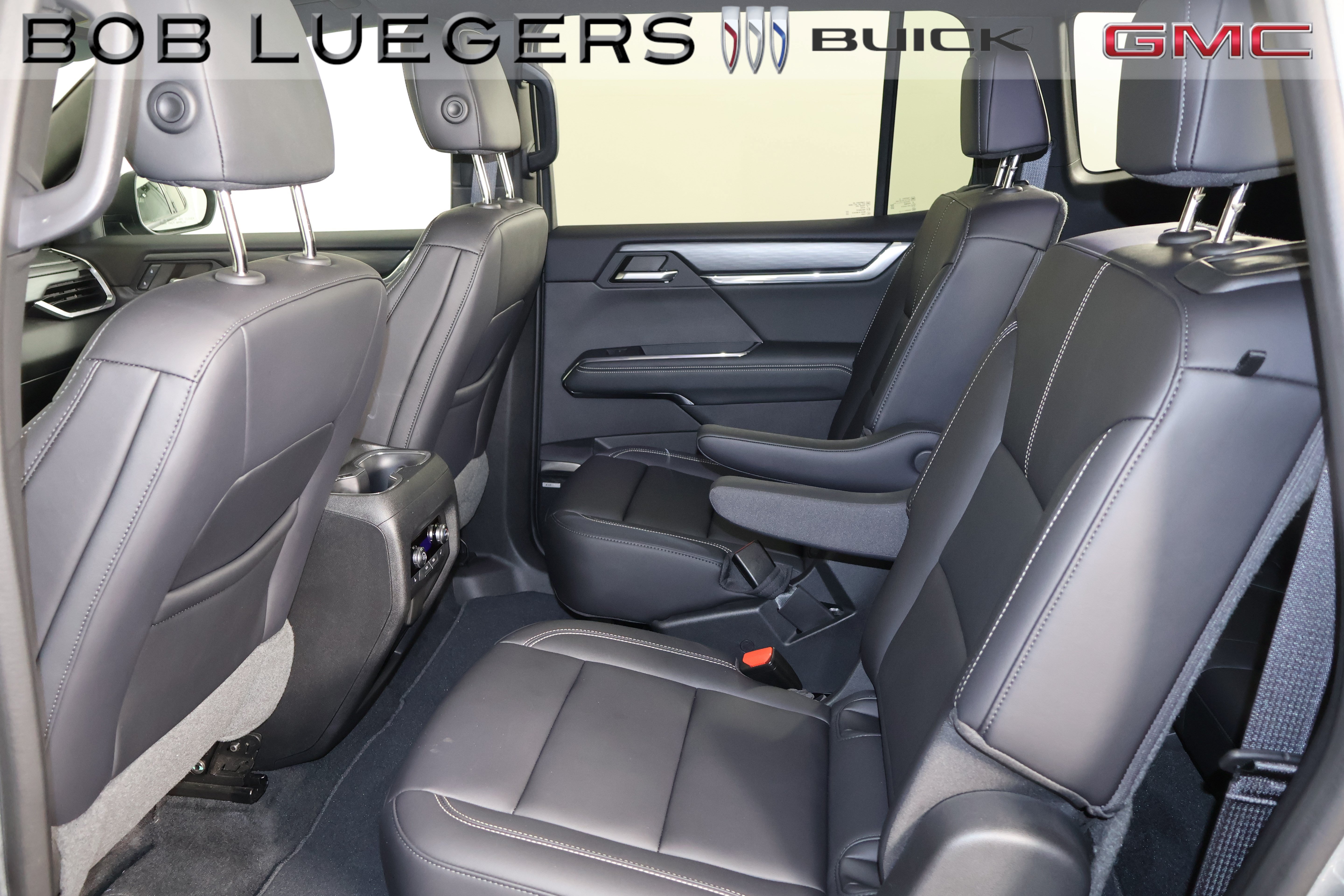 Certified 2024 GMC Acadia Elevation w/ Luxury Package FWD image 11