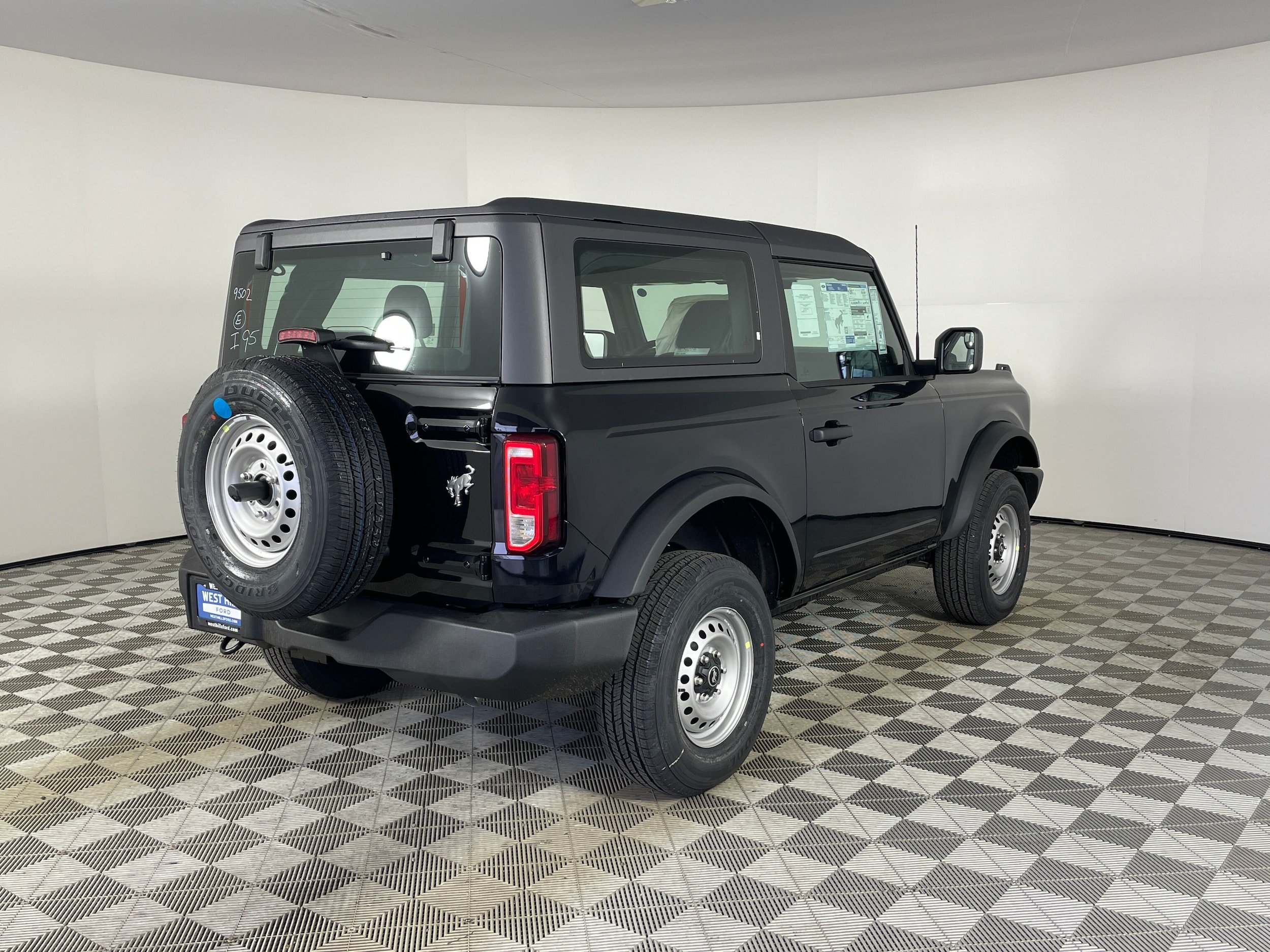 New 2025 Ford Bronco 2-Door AWD/4WD image 6