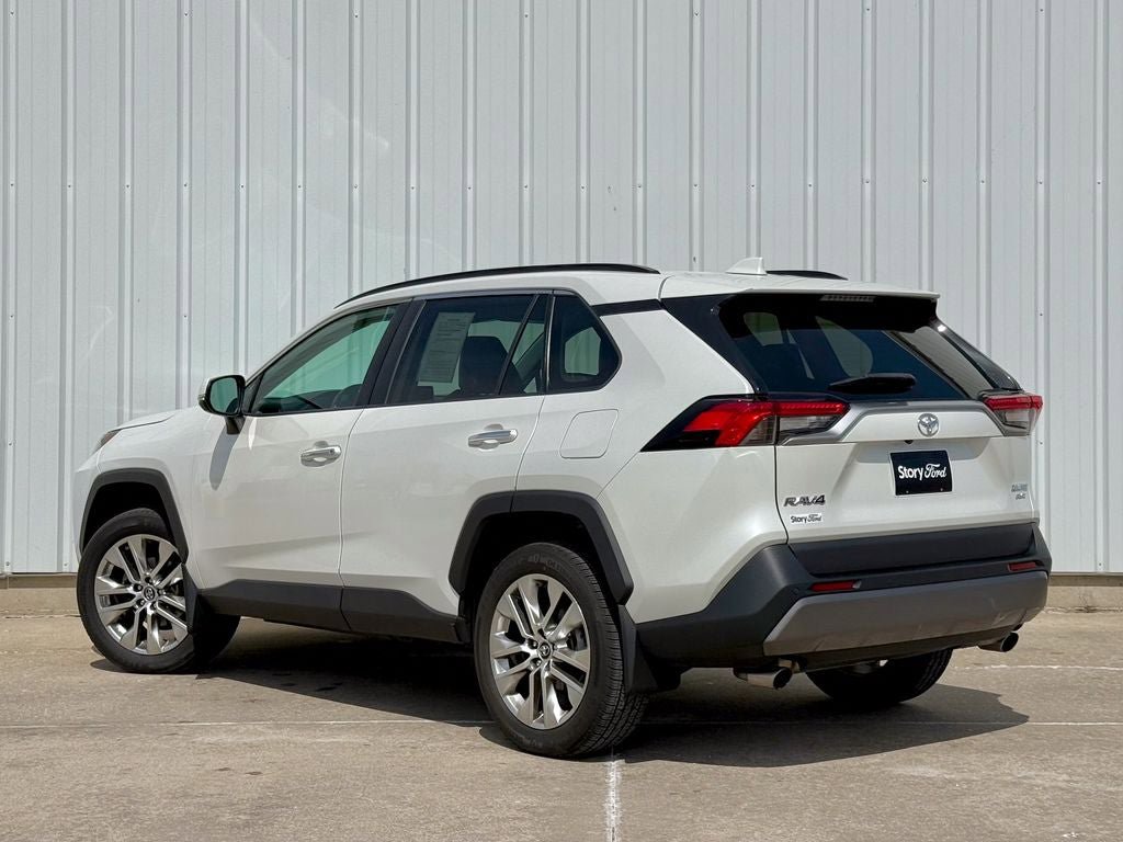 Used 2021 Toyota RAV4 Limited w/ Limited Grade Weather Package AWD/4WD image 4