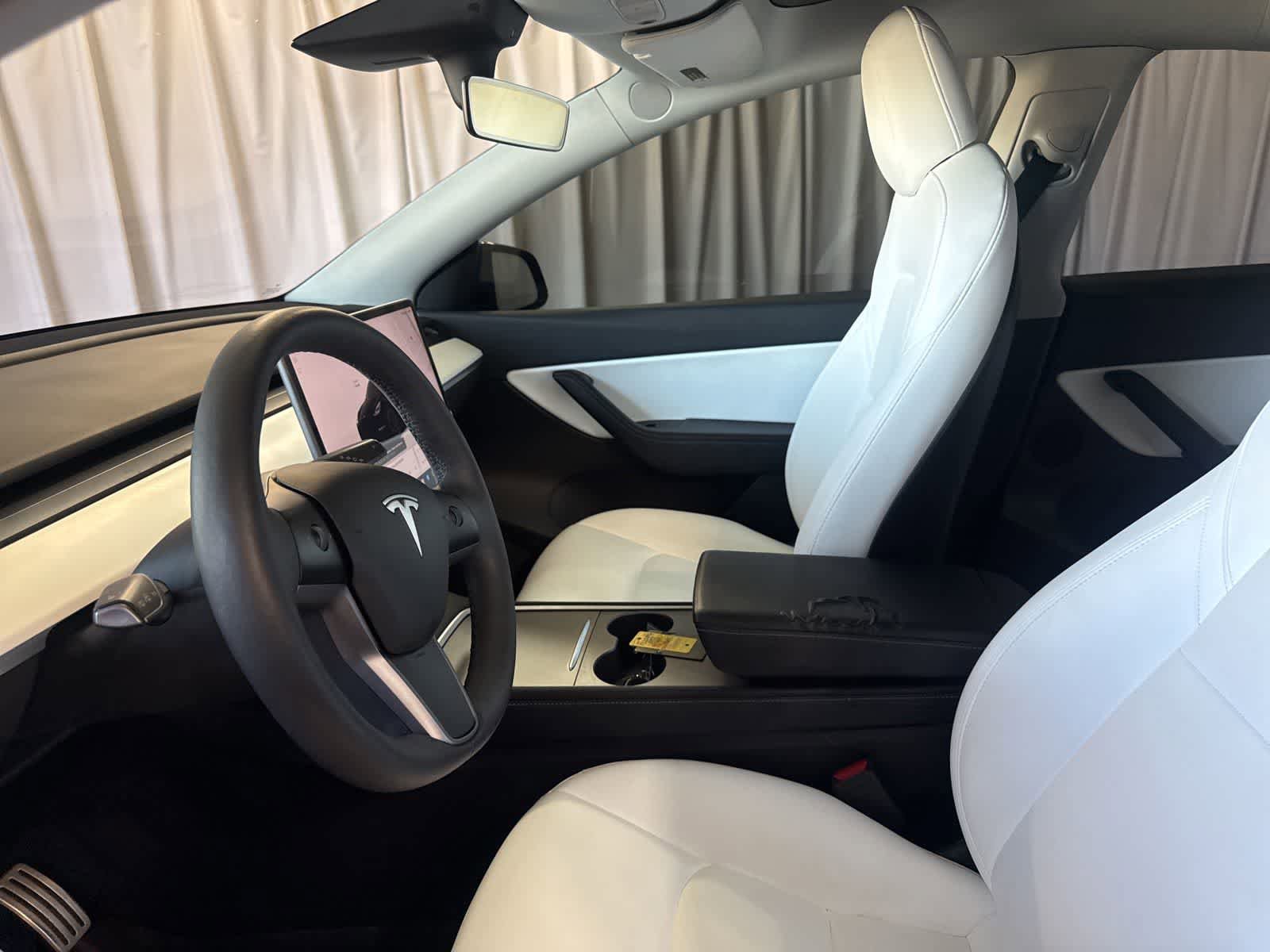 Used 2022 Tesla Model Y Performance AWD/4WD image 19
