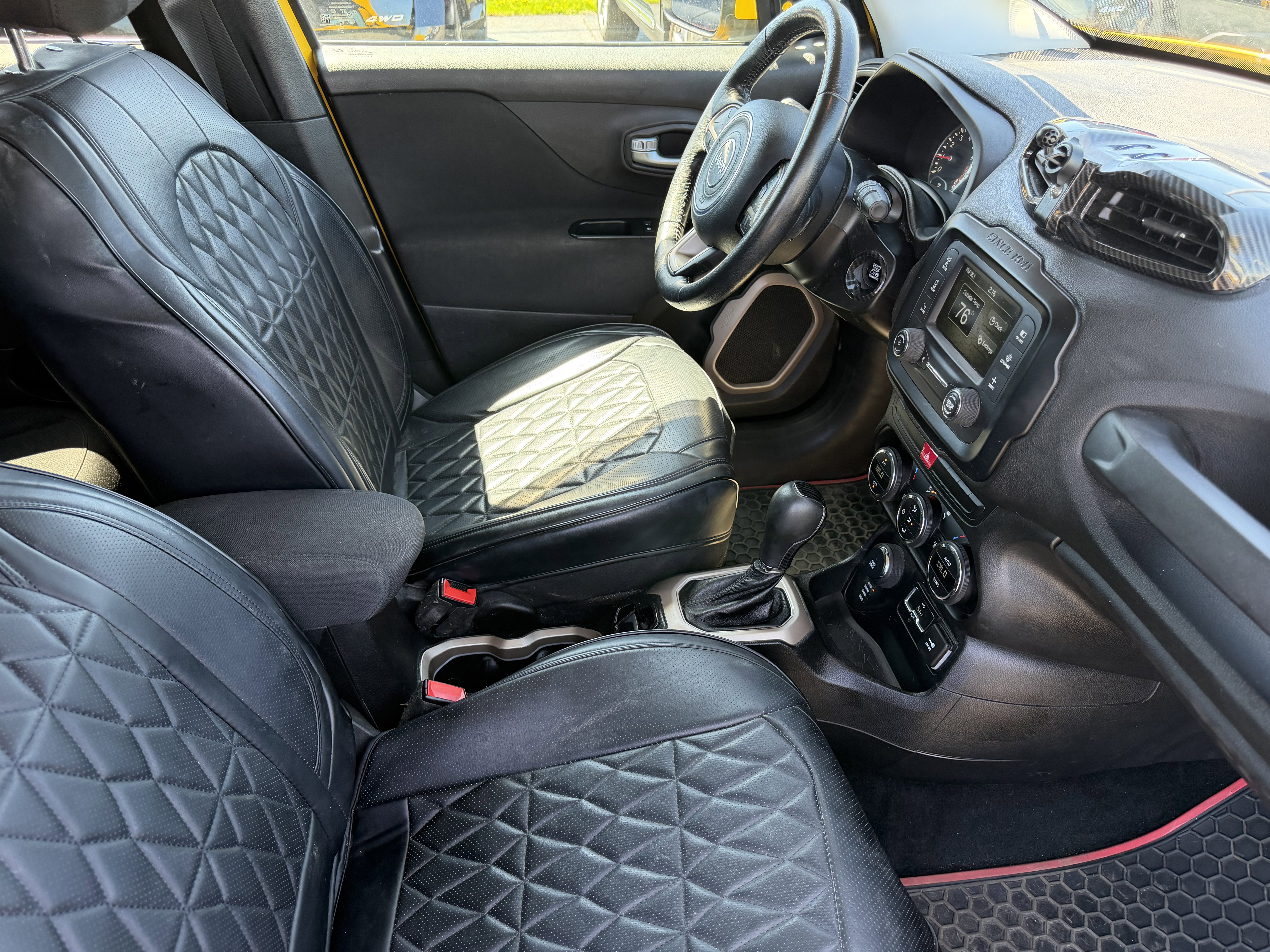 Used 2015 Jeep Renegade Latitude w/ Popular Equipment Group AWD/4WD image 13