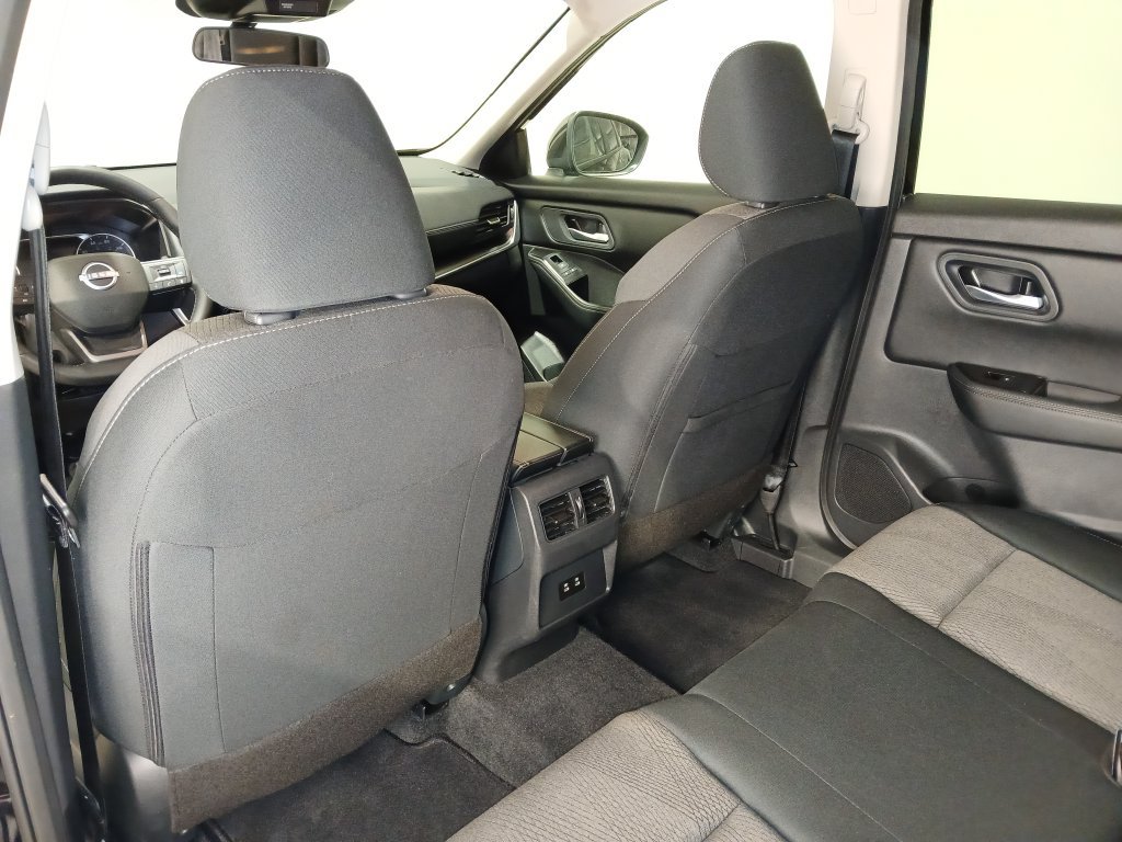 Used 2026 Nissan Rogue SV AWD/4WD image 14