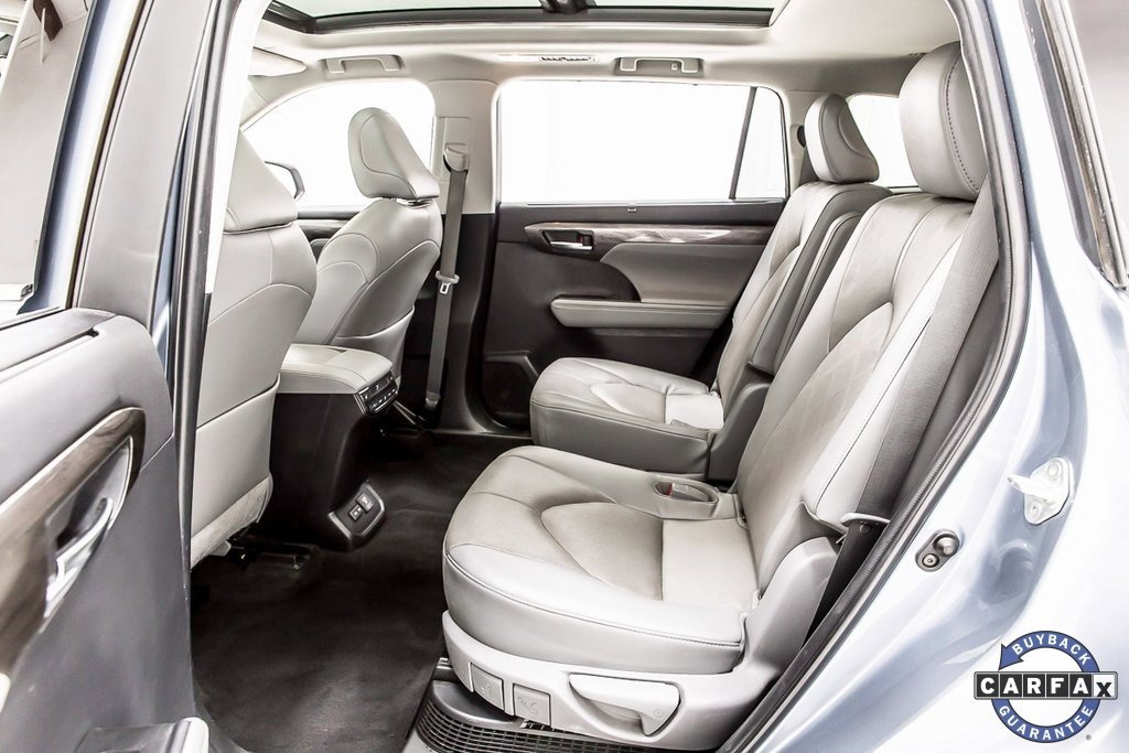 Used 2023 Toyota Highlander Platinum image 28