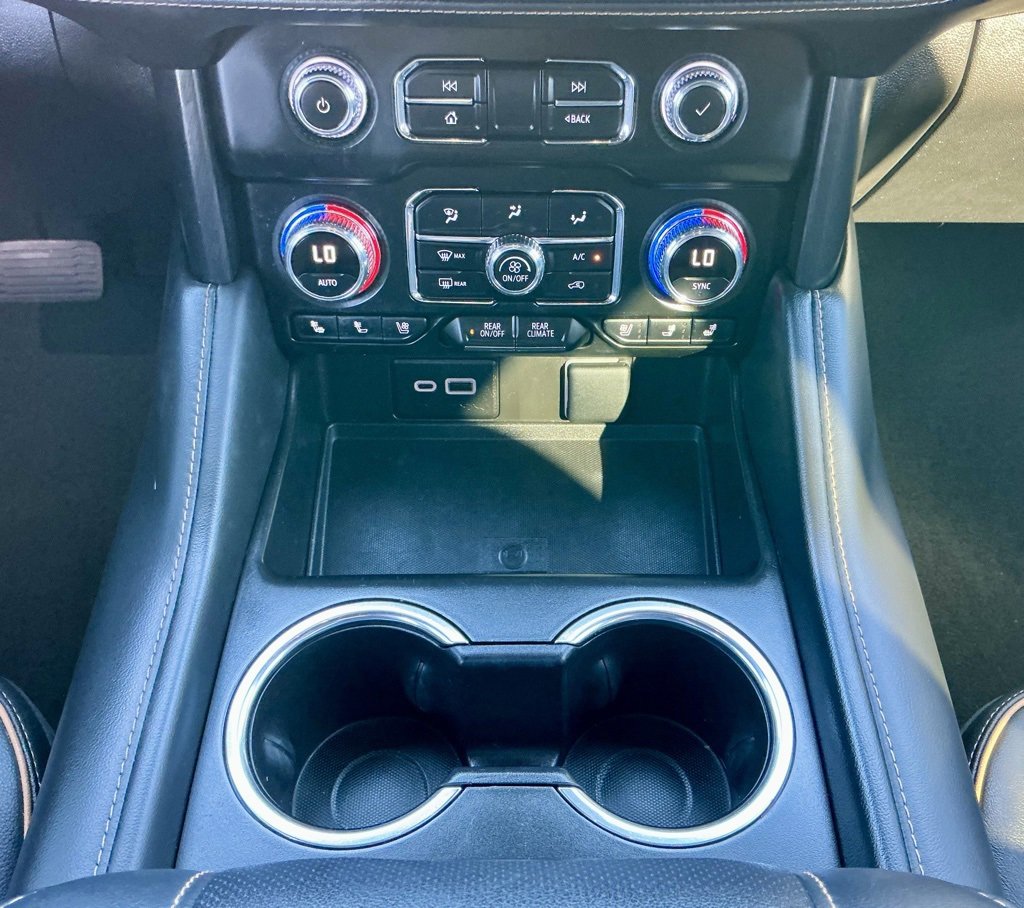 Used 2023 GMC Yukon XL AT4 image 32