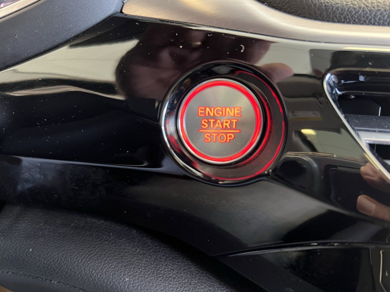 Used 2023 Acura MDX SH-AWD image 22