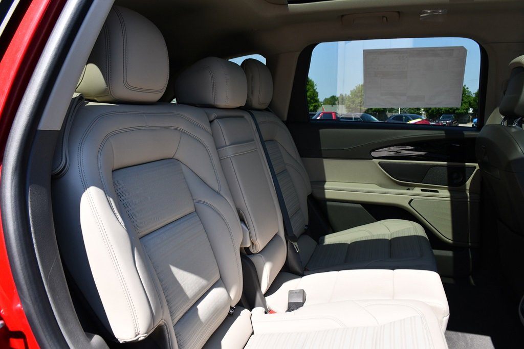 New 2025 Lincoln Nautilus Reserve w/ Jet Appearance Package image 17