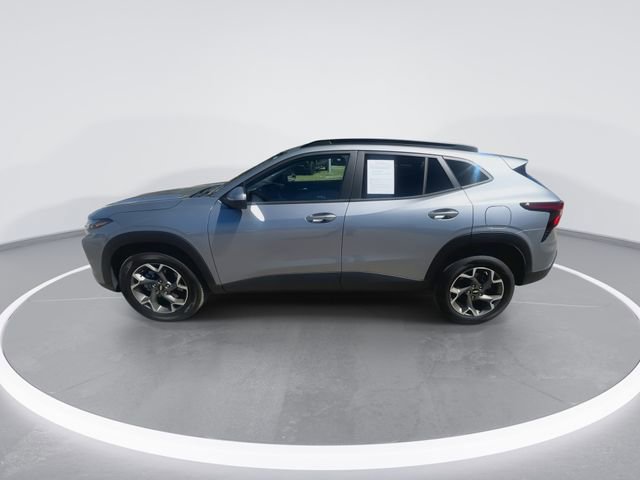 Used 2024 Chevrolet Trax LT w/ Driver Confidence Package FWD image 6