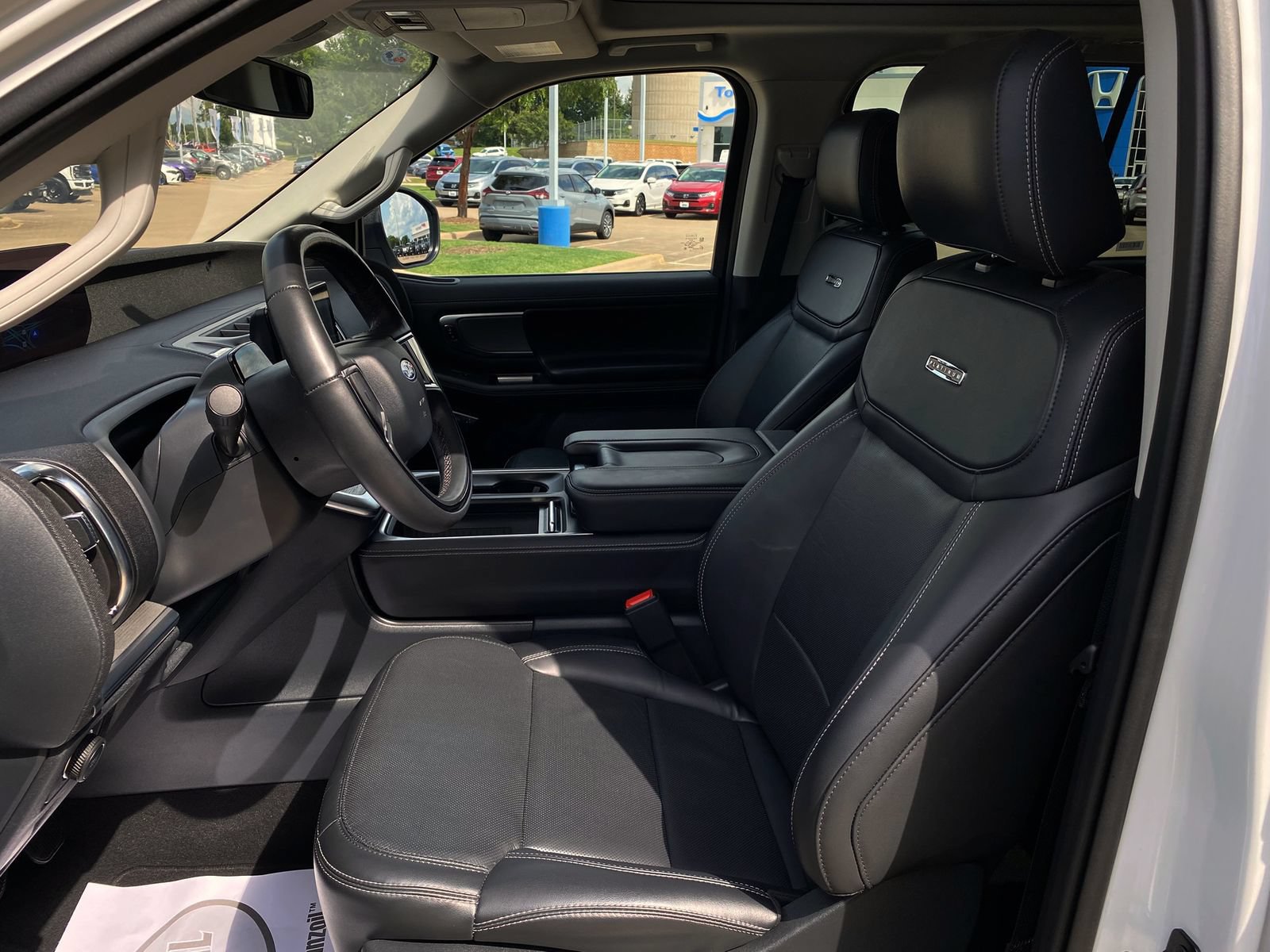 Used 2025 Ford Expedition Platinum AWD/4WD image 10