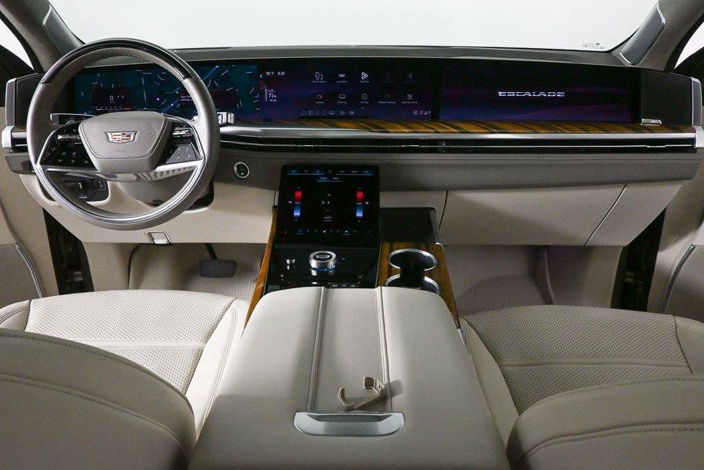 Used 2025 Cadillac Escalade Sport Platinum w/ LPO, Floor Liner Package AWD/4WD image 16