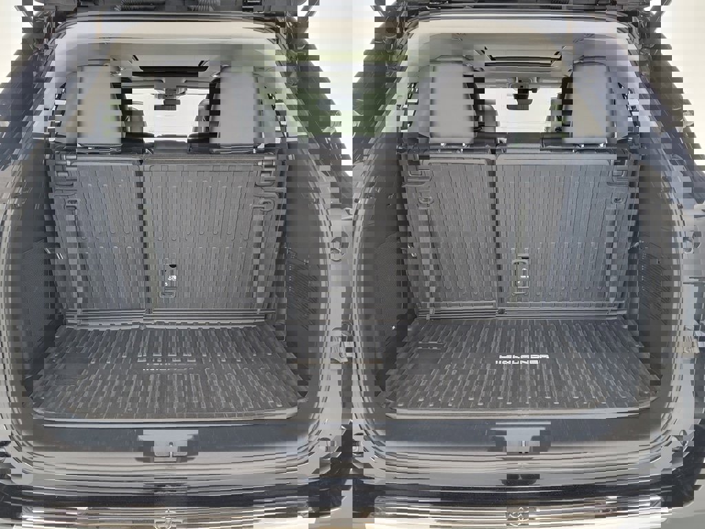 Used 2022 Toyota Highlander Platinum image 11