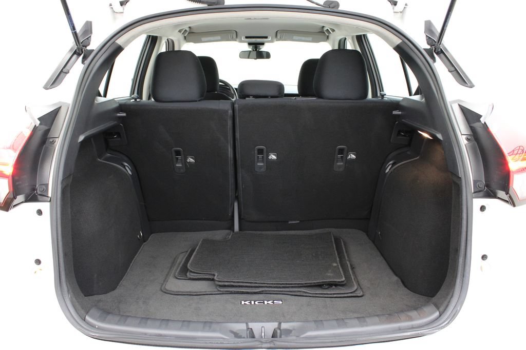 Used 2023 Nissan Kicks S FWD image 27