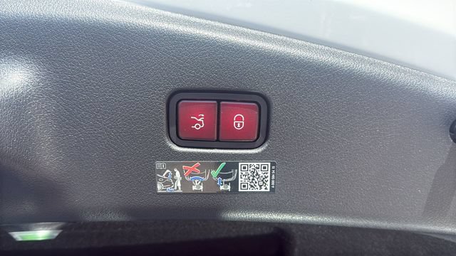 Certified 2024 Mercedes-Benz CLE 300 4MATIC Coupe image 21