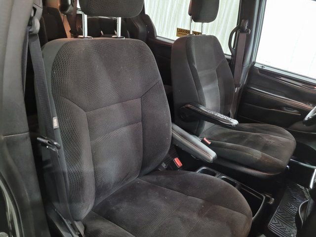 Used 2019 Dodge Grand Caravan SE image 48