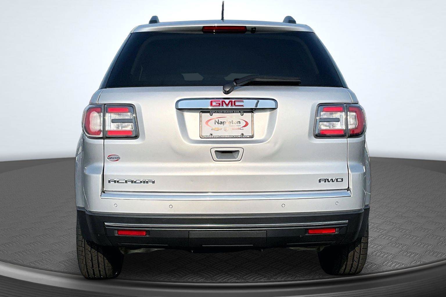 Used 2015 GMC Acadia SLE AWD/4WD image 4