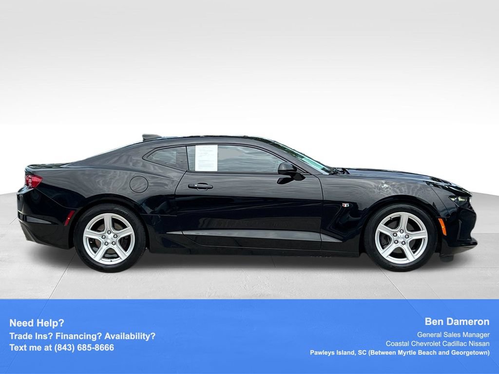 Used 2019 Chevrolet Camaro LT w/ Technology Package RWD image 4