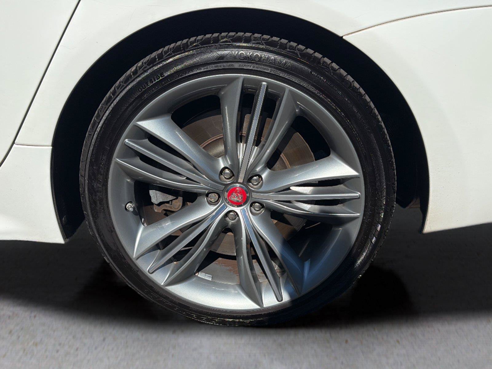 Used 2016 Jaguar XJ Supercharged RWD image 55