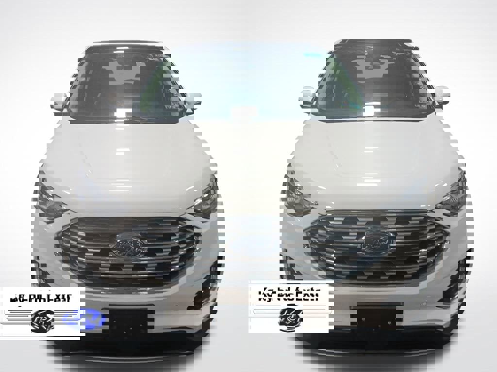 Used 2021 Ford Edge Titanium image 3