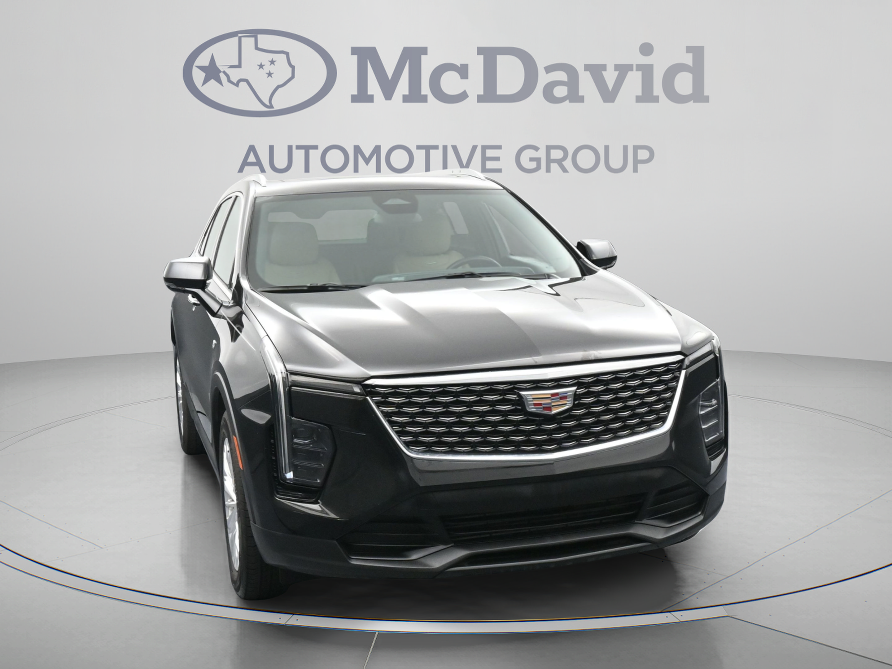 Used 2024 Cadillac XT4 Luxury w/ Cold Weather Package FWD image 2