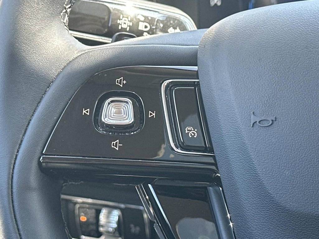 Certified 2024 Lincoln Corsair FWD w/ Equipment Group 101A image 25