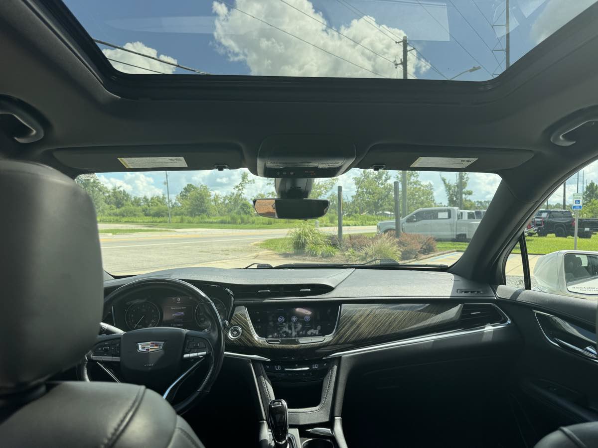 Used 2020 Cadillac XT6 Premium Luxury FWD image 12