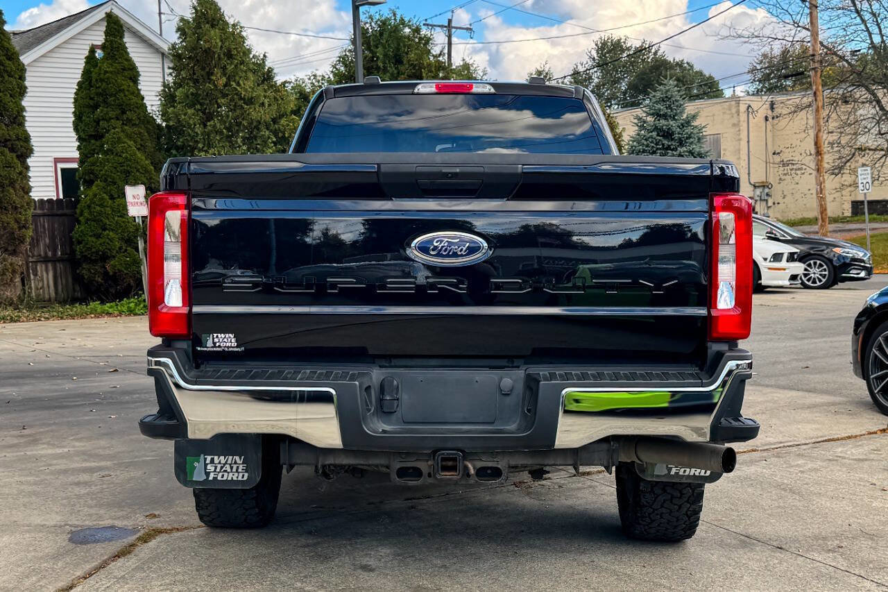 Used 2024 Ford F350 XLT w/ FX4 Off-Road Package image 3