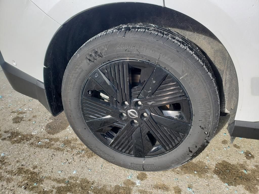 Certified 2025 Nissan Murano SV AWD/4WD image 44