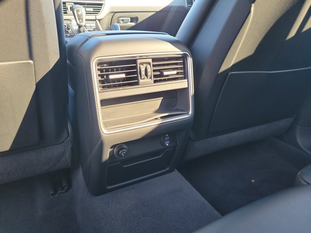 Used 2023 Porsche Cayenne AWD/4WD image 18