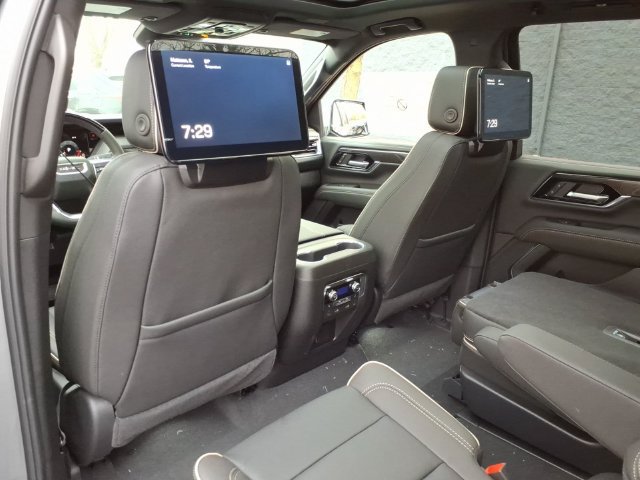 New 2027 GMC Yukon XL Elevation w/ Elevation Premium Package AWD/4WD image 16