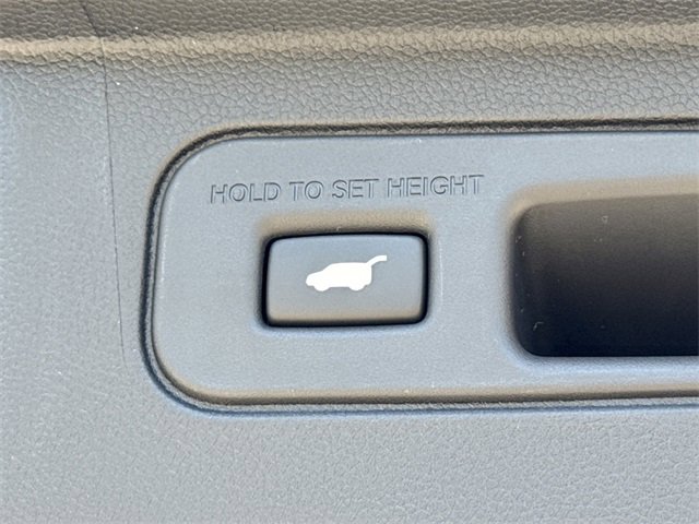 New 2025 Honda Pilot Touring image 14