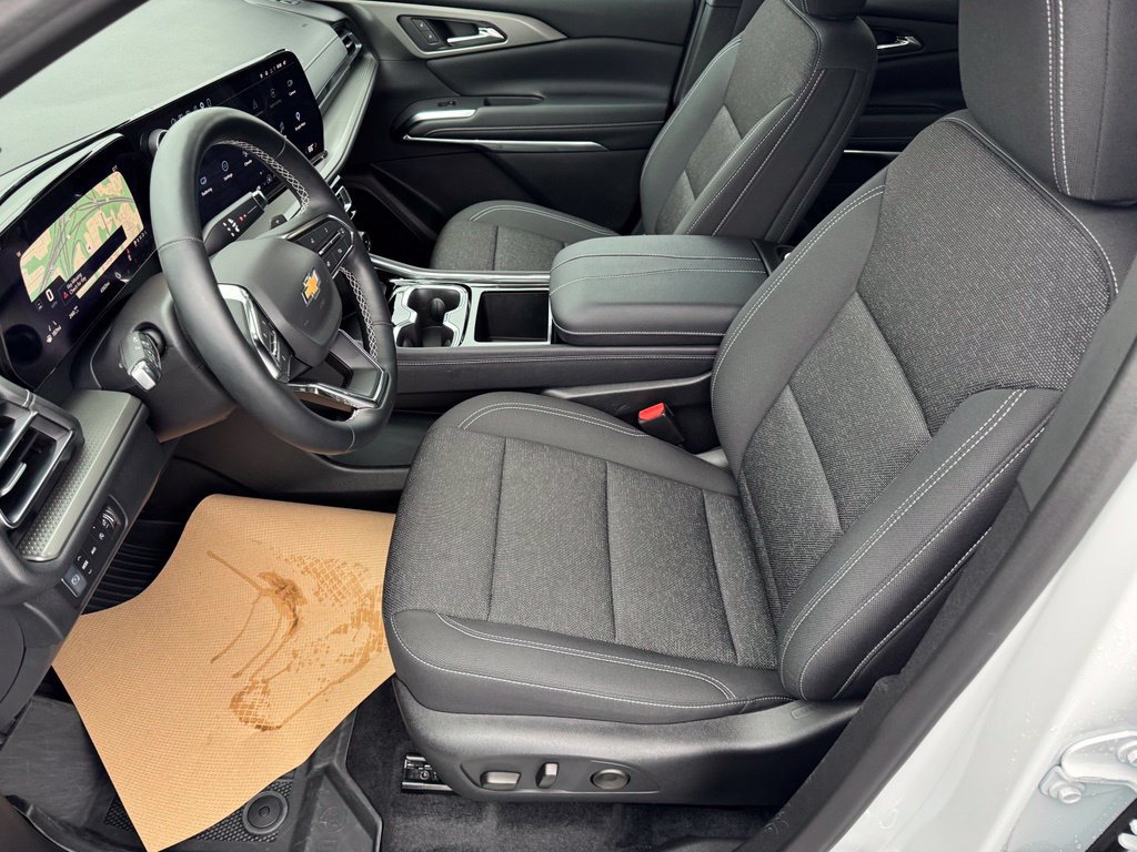 New 2026 Chevrolet Traverse LT w/ Driver Confidence Package AWD/4WD image 11